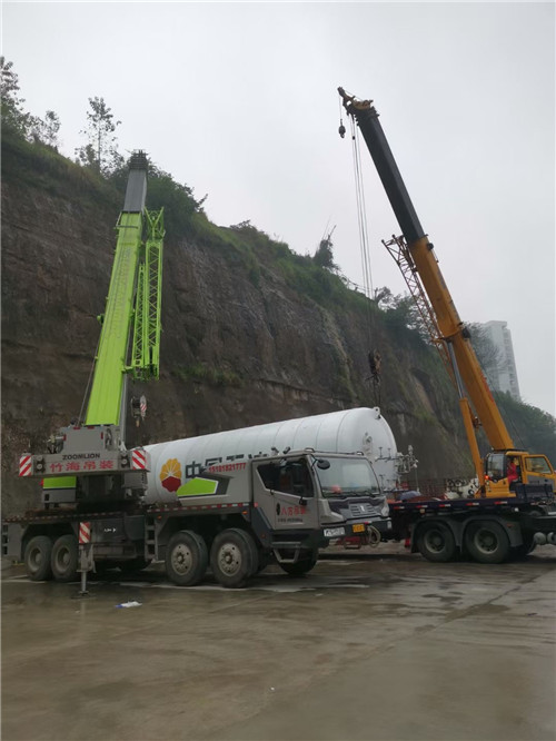 京山市“不怕风雨冻”—— 吊车的 “恶劣环境适应” 技术